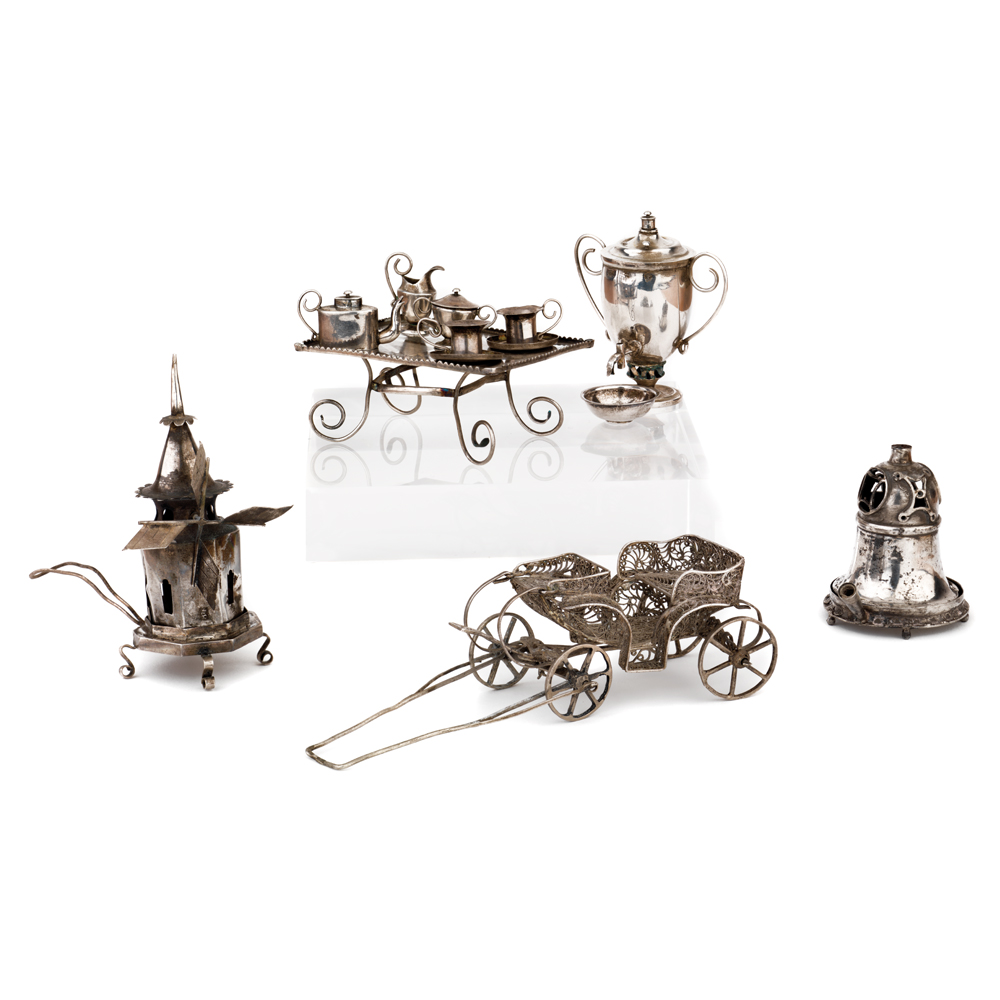 VARIOUS MAKERS, MOSCOW, MID 19TH CENTURY, 84 STANDARDS
