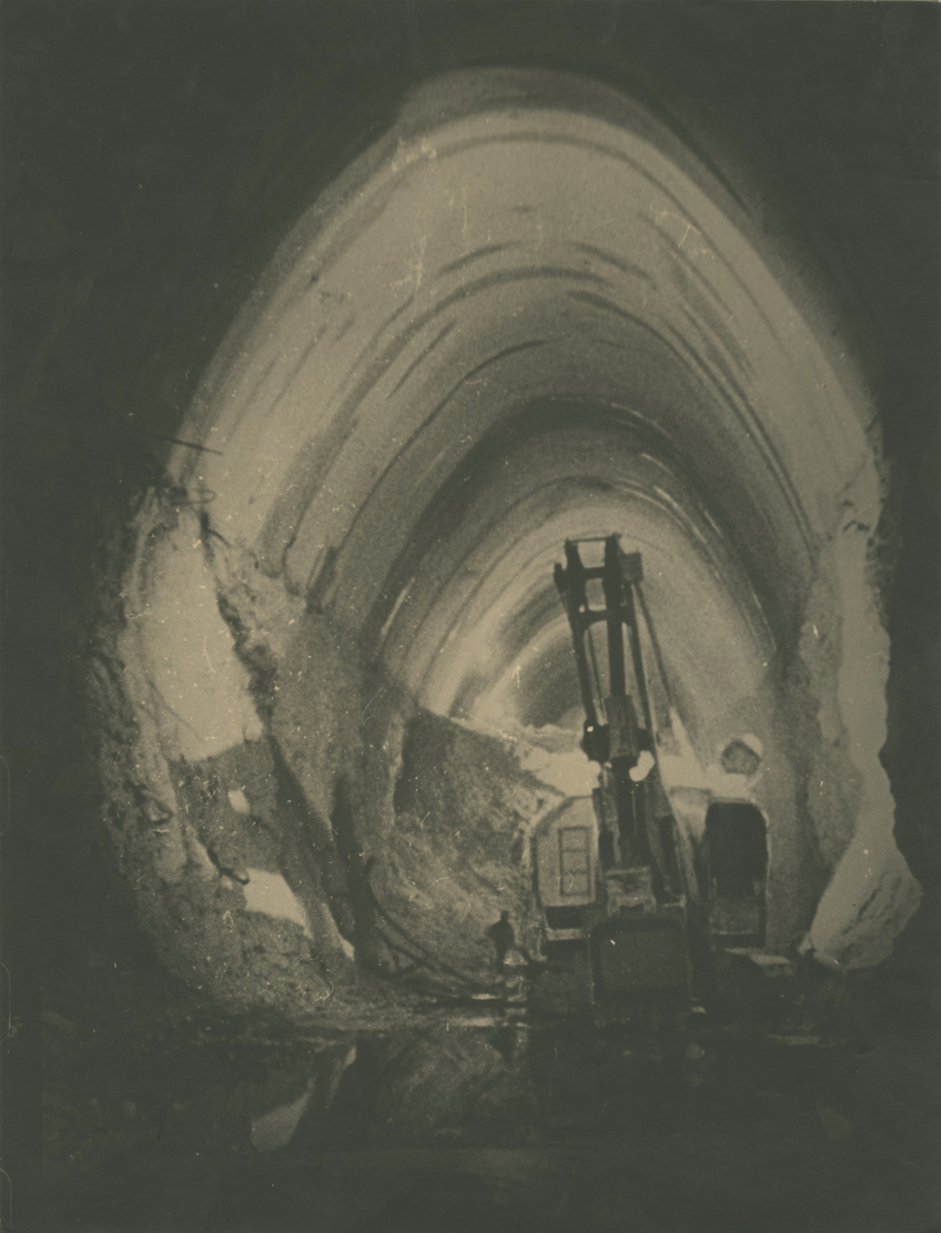 Construction of the Moscow Metro and Skiers